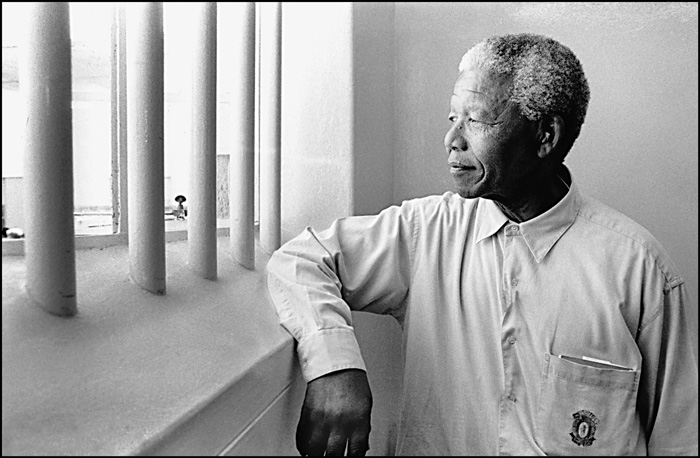 nelson-mandela-cella-prigione-sudafrica-1994-schadeberg