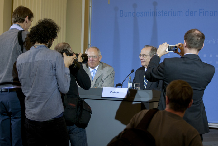 Pier_Carlo_Padoan_Wolfgang_Schauble_05