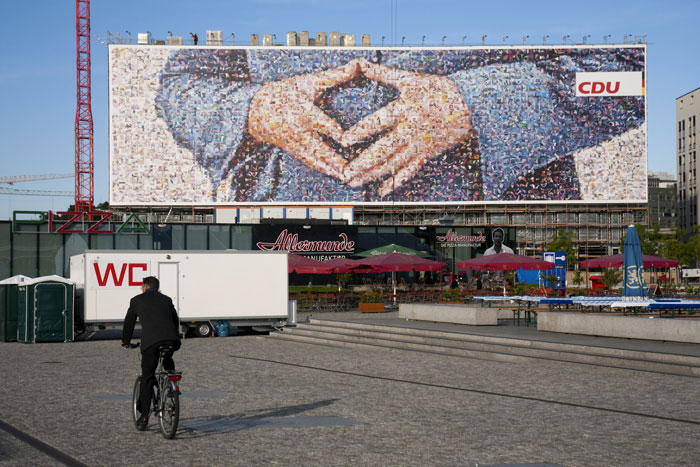 Angela-Merkel_elezioni-elettorali_foto_Emilio-Esbardo