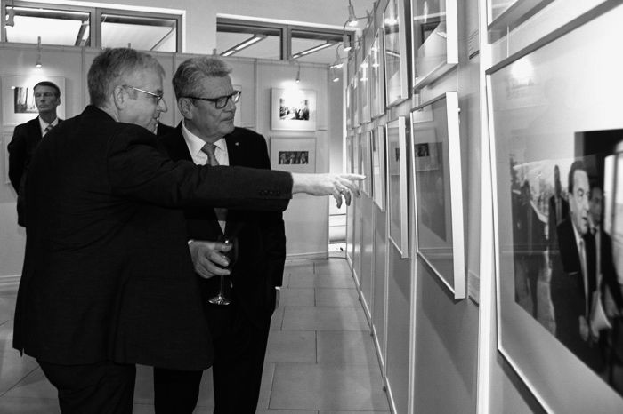 01_Gregor Mayntz_Joachim Gauck_foto_Emilio Esbardo